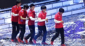 TES逆风翻盘展现团队韧性，防守反击与关键团战彰显运营思路